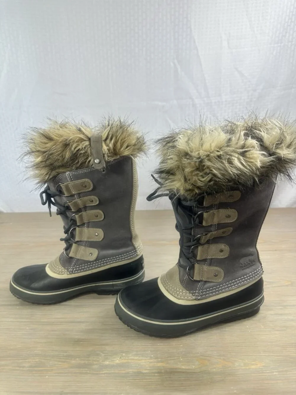 SOREL Grey Joan of Arctic Waterproof Women’s Boots 8 READ
